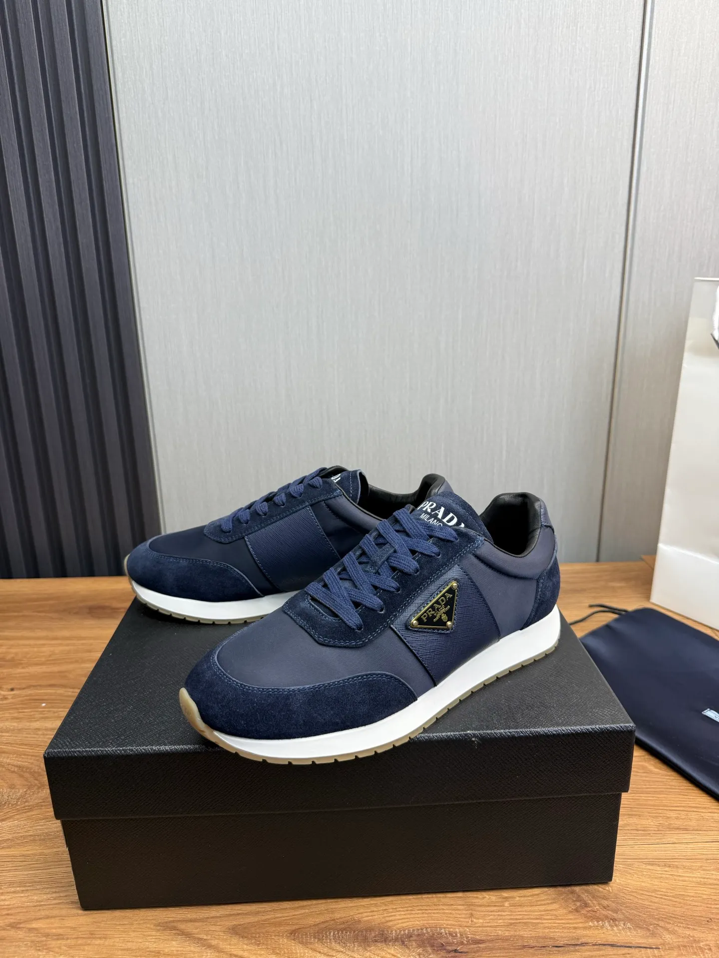 Men's shoes 💰740💰 [PRADA] New models synchronized with the official website, high-quality shipments ✔️Hot-sellers🔥 Original cowhide with imported waterproof fabric + cowhide lining, 1🆚1 replica, original bottom, 38-45 (men's 45 is custom-made and cannot be returned)